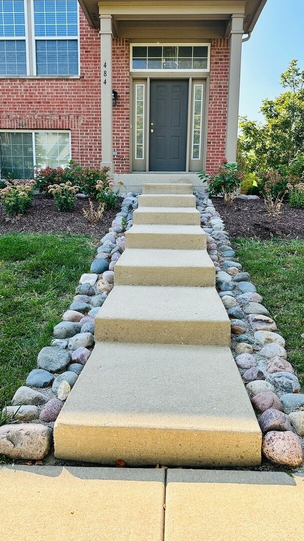 Building Photo - 484 Belvedere Ln