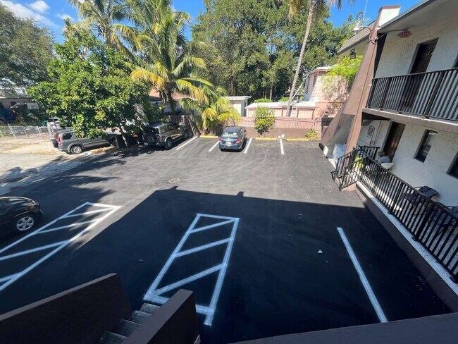 Foto del edificio - 1251 NW 4th St