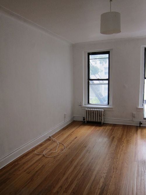 Building Photo - 324 E 48th St
