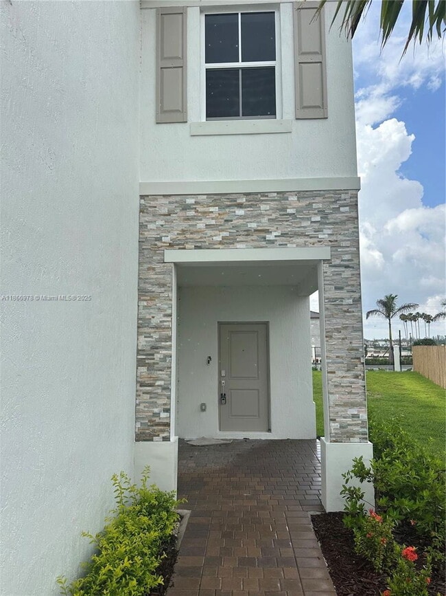 Foto del edificio - 2464 SE 24th Ave