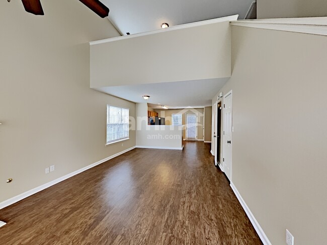 Foto del edificio - 705 St Charles Ave