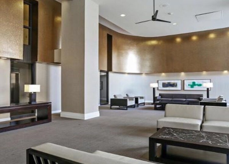 Lobby - 3930 N Pine Grove Ave