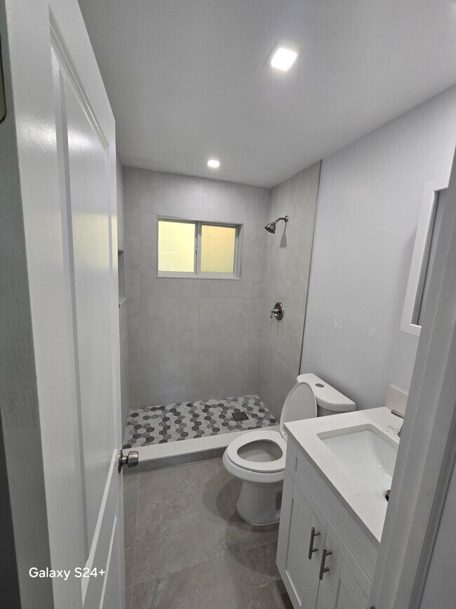 Foto del edificio - 4951 SW 28th Terrace