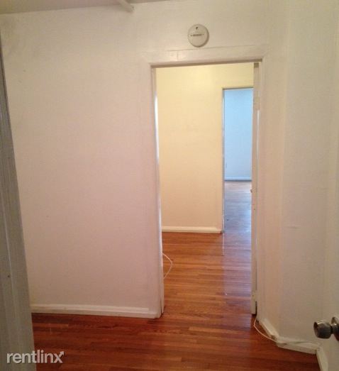 Building Photo - 314 W 39th St