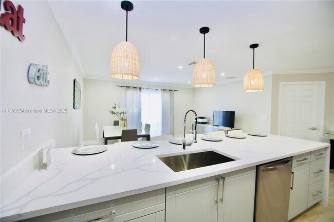 Foto del edificio - 244 NW 6th Ave