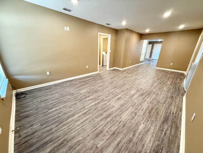 Foto del edificio - 1319 E Dawson St