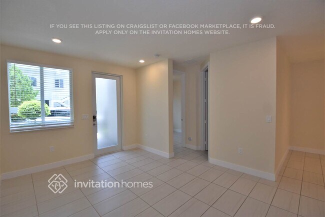 Foto del edificio - 6450 NW 103rd Pl