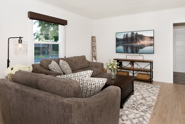 Living Room - 1224 N 5th St
