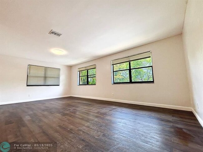 Building Photo - 4165 NW 114th Terrace