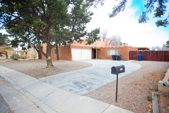 Building Photo - 9401 Las Calabazillas Rd NE