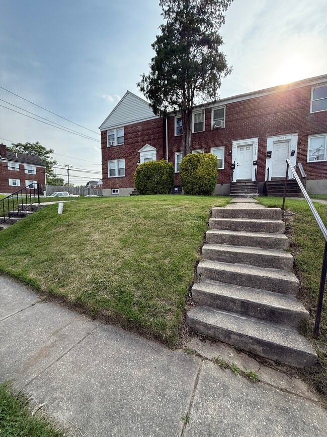 5602 Midwood Ave
