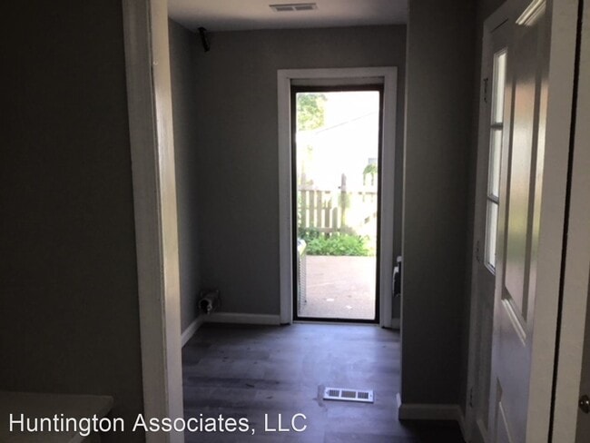 Building Photo - 2 br, 1.5 bath House - 63 Fairmount Drive