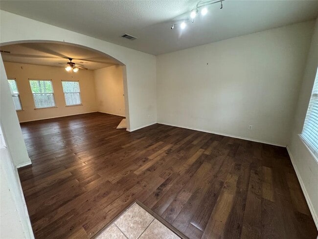 Foto del edificio - 2053 Rachel Ln