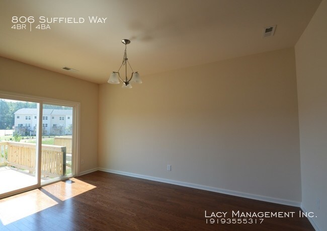 Foto del edificio - 806 Suffield Way