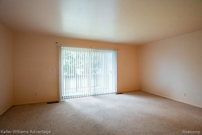 Building Photo - 25304 Shiawassee Cir