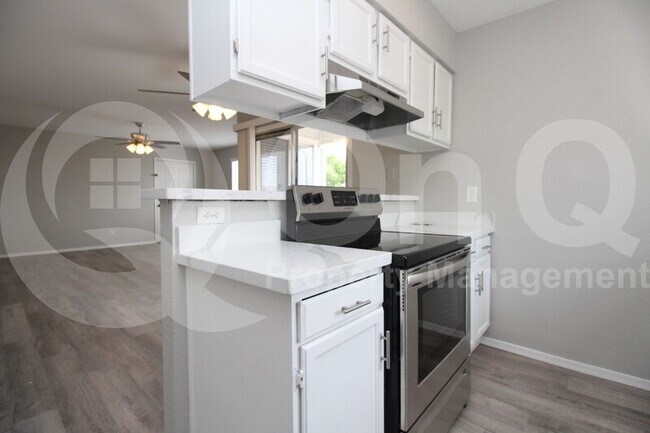 Foto del edificio - 9936 E Birchwood Ave