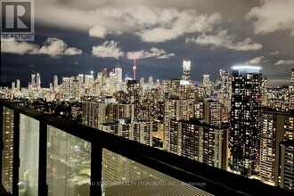 Building Photo - 575 Bloor St E