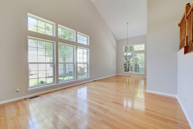 Building Photo - 1265 Dunbarton Dr