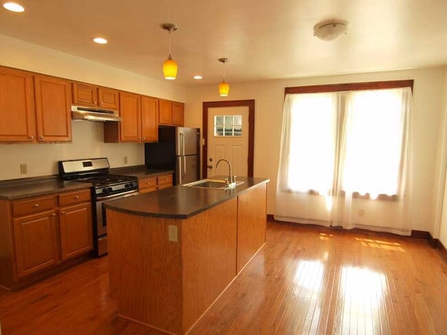 Building Photo - 1630 Aurelius Ave