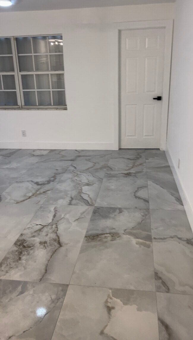 Foto del edificio - 5911 NW 19th Ct