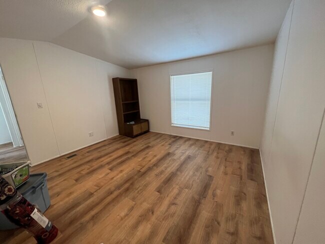 Foto del edificio - 8993 Moore Rd