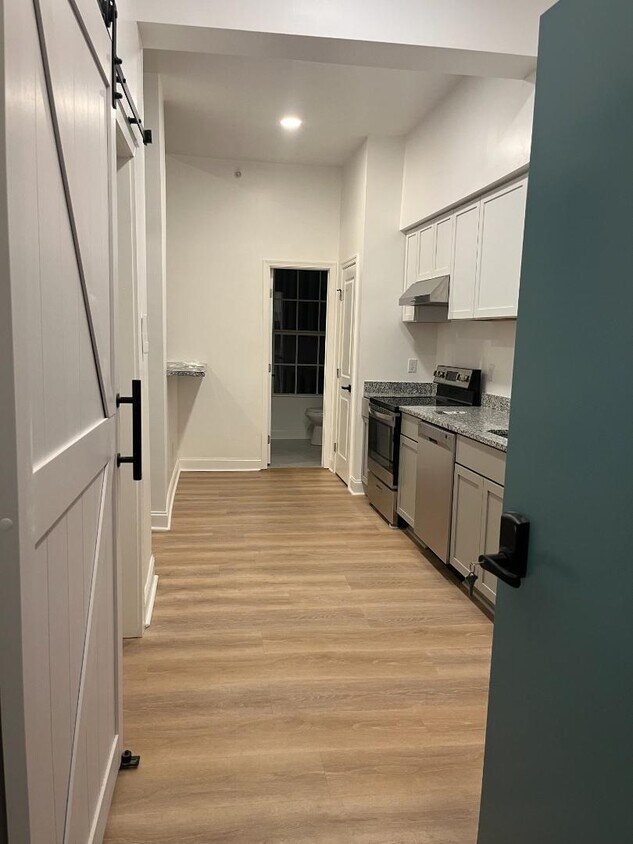 Foto principal - 1 N Potomac St