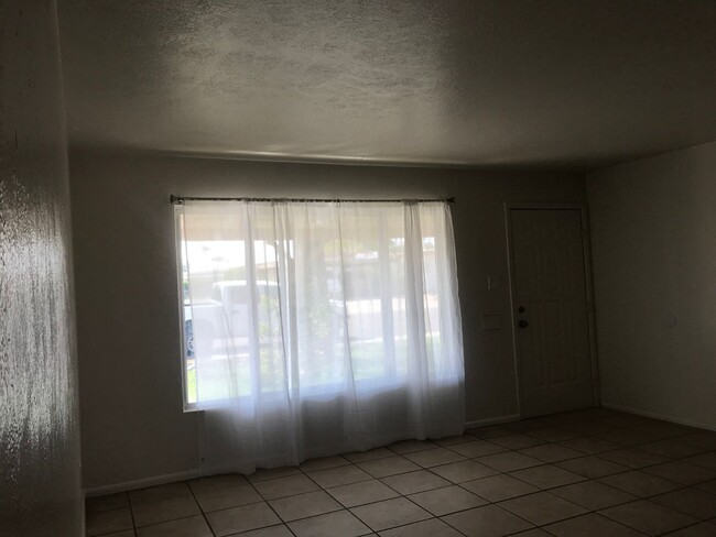 Building Photo - South Scottsdale Charmer! 4/br 3/ba with P...