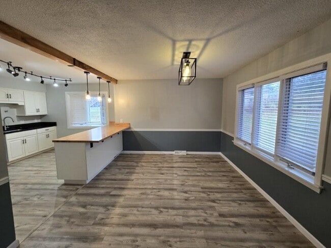 Building Photo - 5109 Coachman Rd