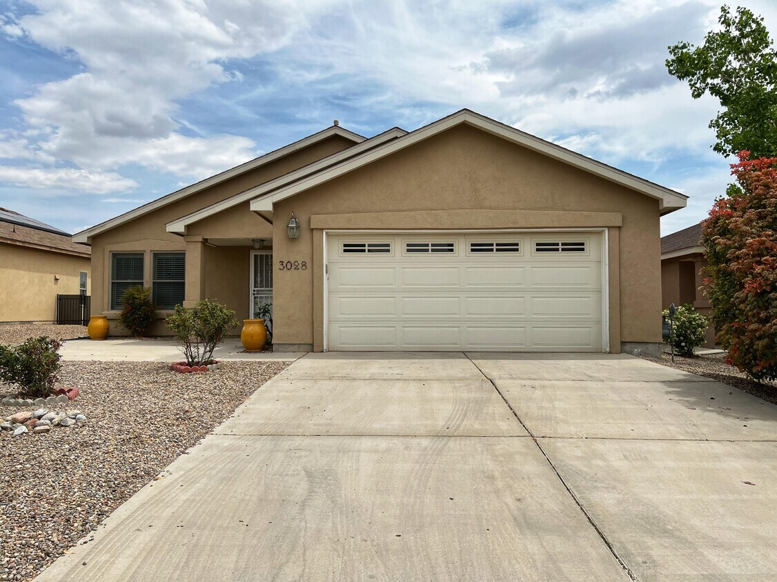 Foto principal - 3028 Walsh Loop SE