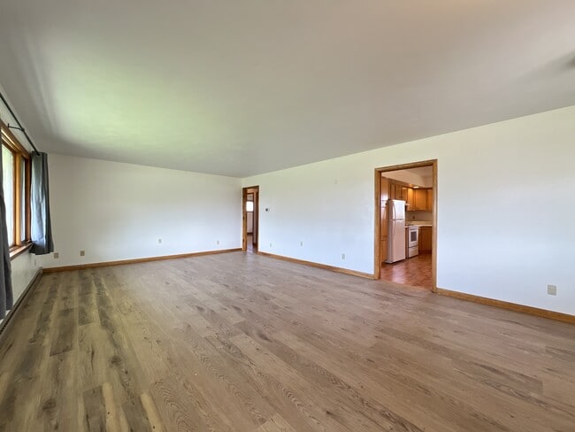 Building Photo - 3170 Asbury Rd