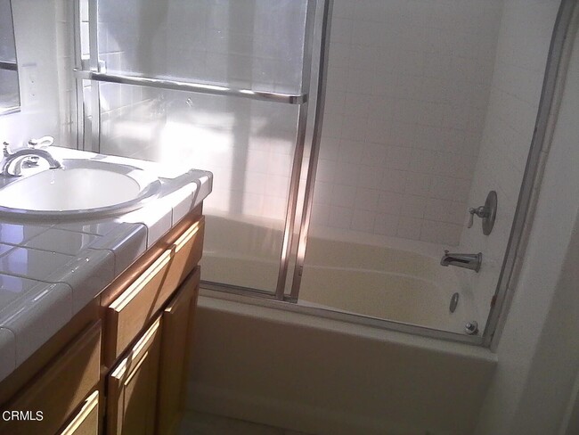 Building Photo - 4540 Los Damascos Pl