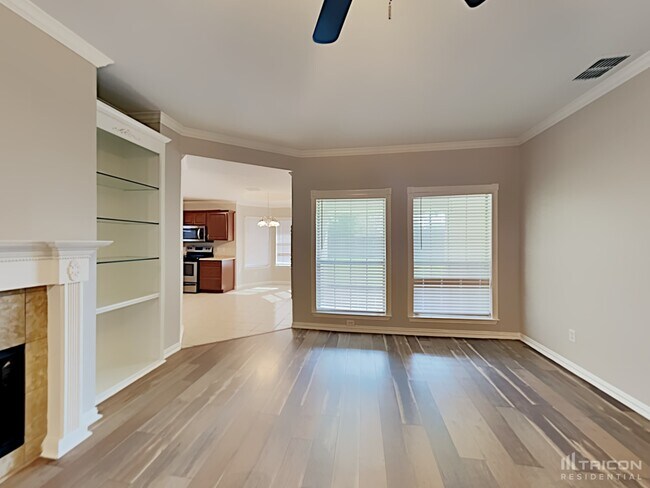Foto del edificio - 310 Southlake Dr