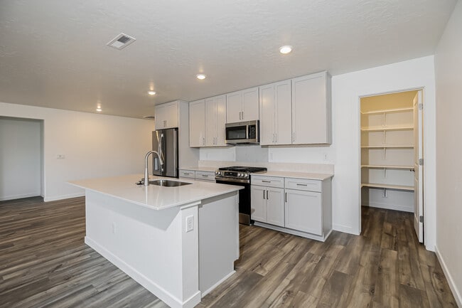 Foto del edificio - 15206 Nimbus Way