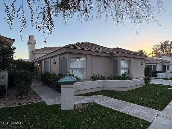 Foto del edificio - 7773 E Stallion Rd