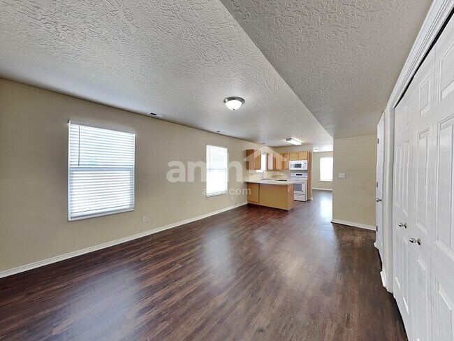 Foto del edificio - 7801 Ash Point Cir