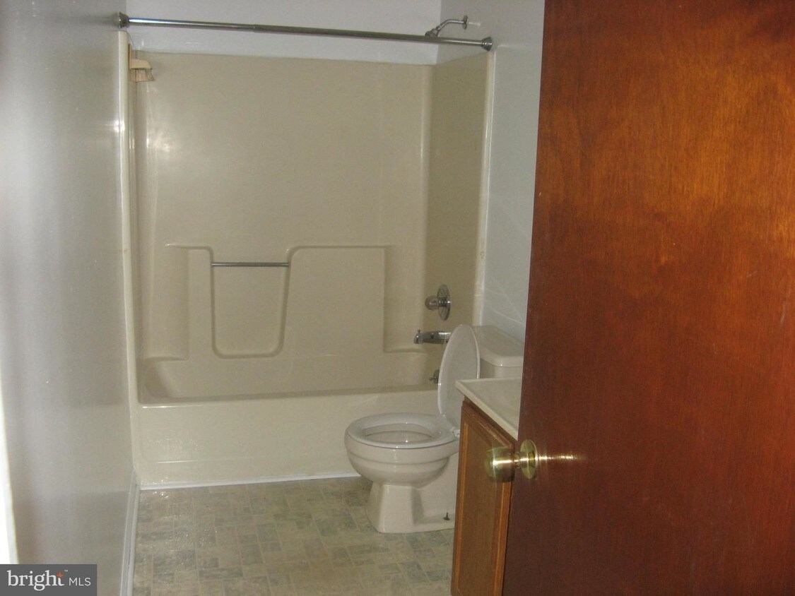 Primary Photo - 820 Locust St