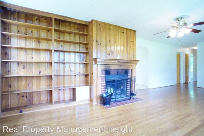 Foto del edificio - 3 br, 1 bath House - 1101 Old Mill Road