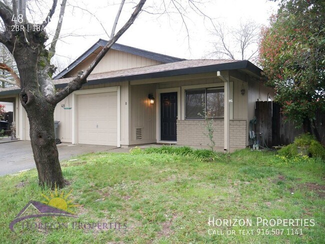 Foto del edificio - Open 2 Bed 1 Bath 962 sqft Duplex in Folsom