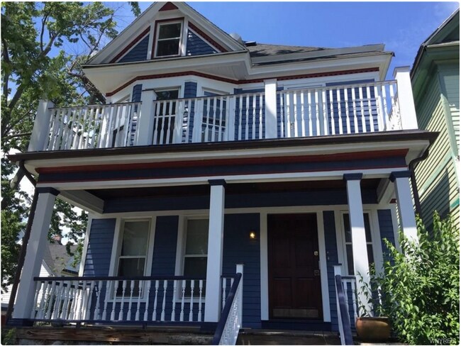 Foto del edificio - 496 W Ferry St