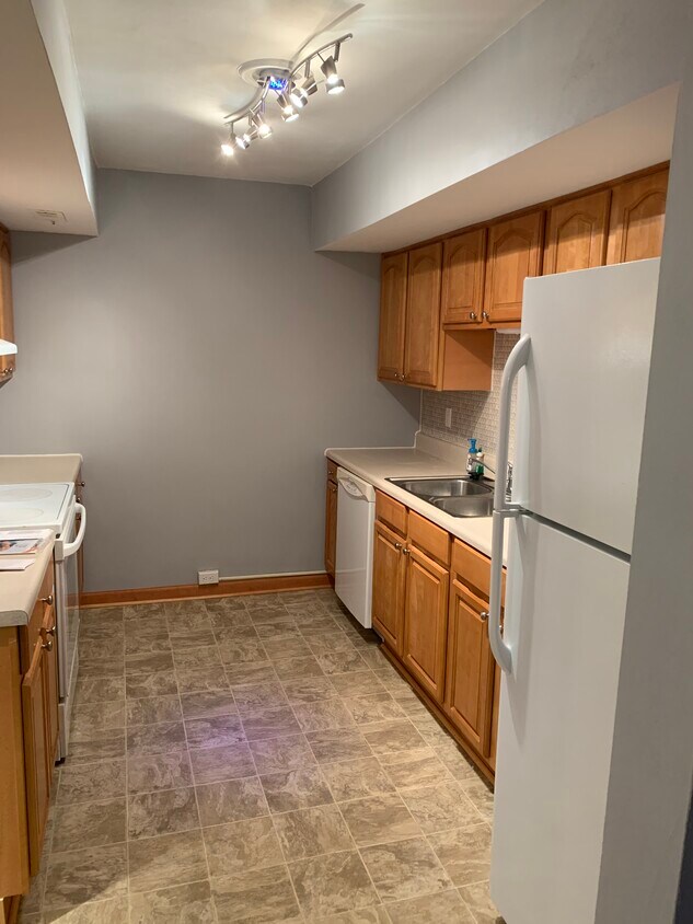 5758 E Hastings Arch, Virginia Beach, VA 23462 Townhome Rentals in