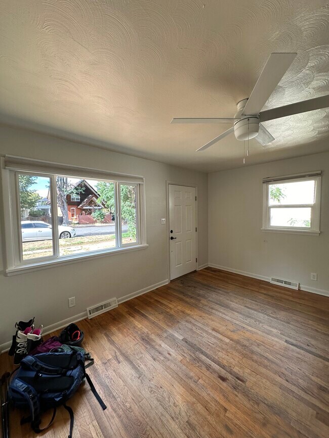 LR window to front yard - 2118 Grove Cir