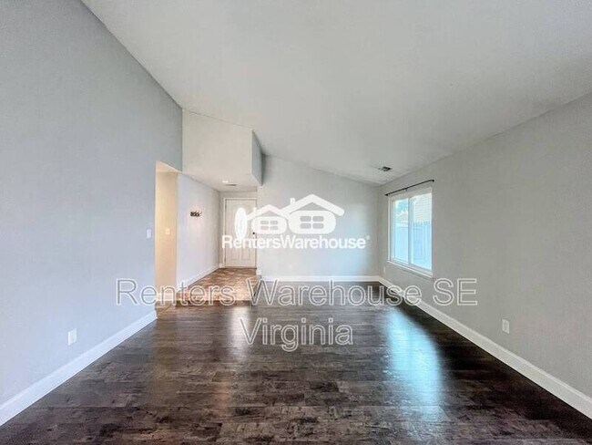 Foto del edificio - 3456 Daffodil Crescent