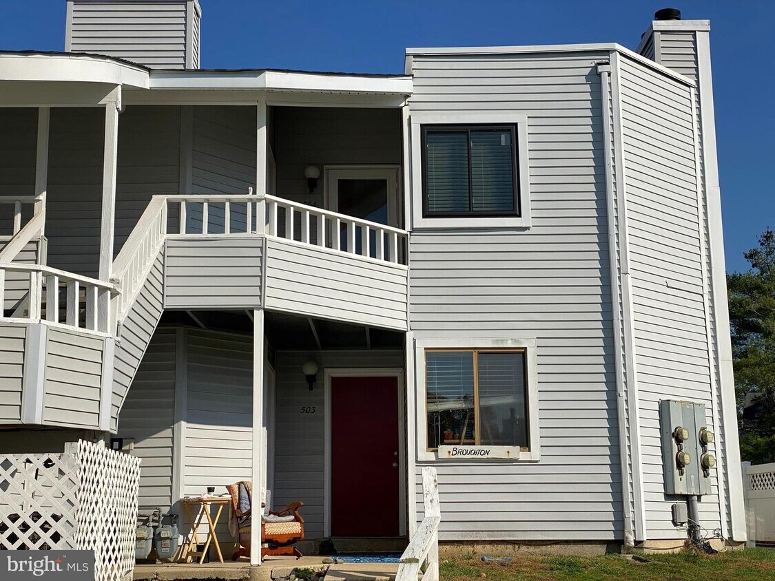 504 Shelby Ct, Gloucester Township, NJ 08081 Room for Rent in