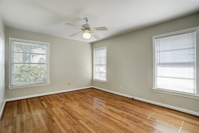 Foto del edificio - 2405 Dorrington St