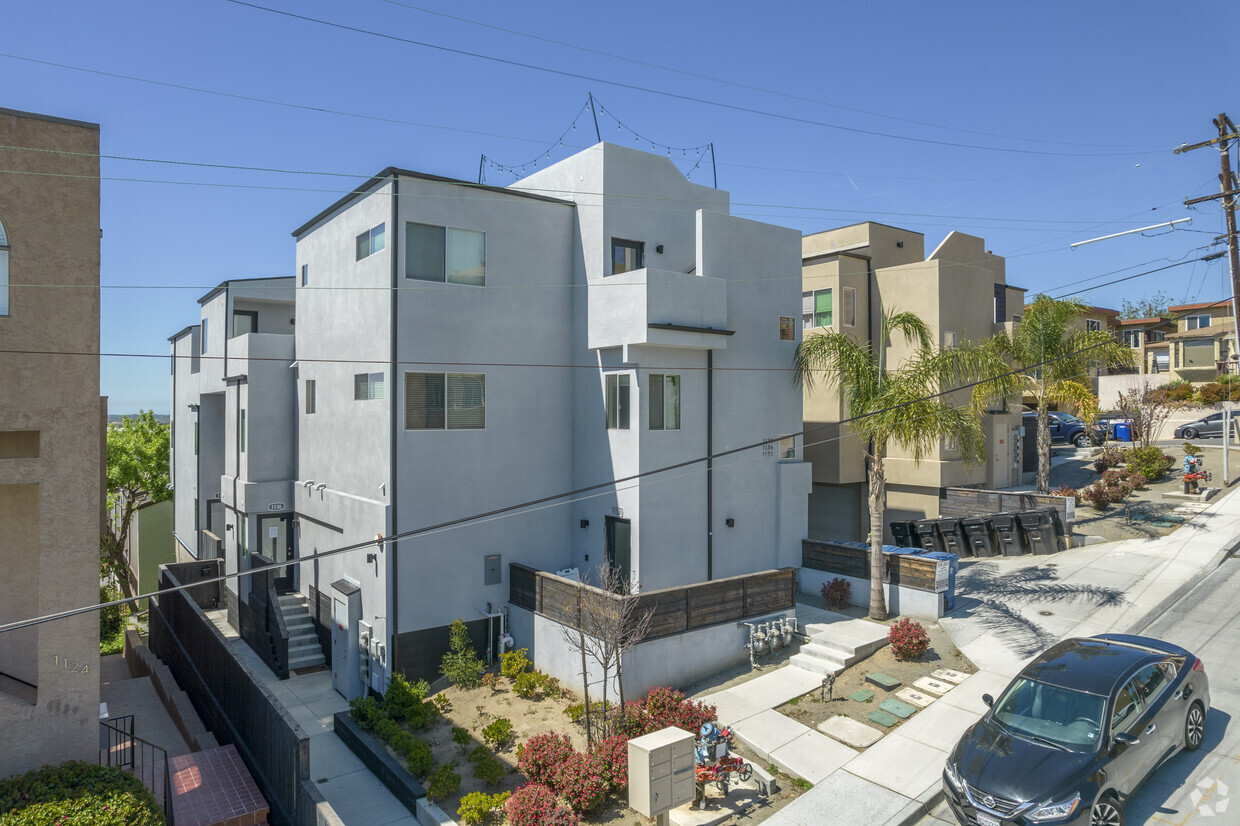 Primary Photo - 1134-1148 Fresno St