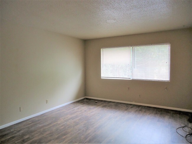 Foto del edificio - 275 E 19th St