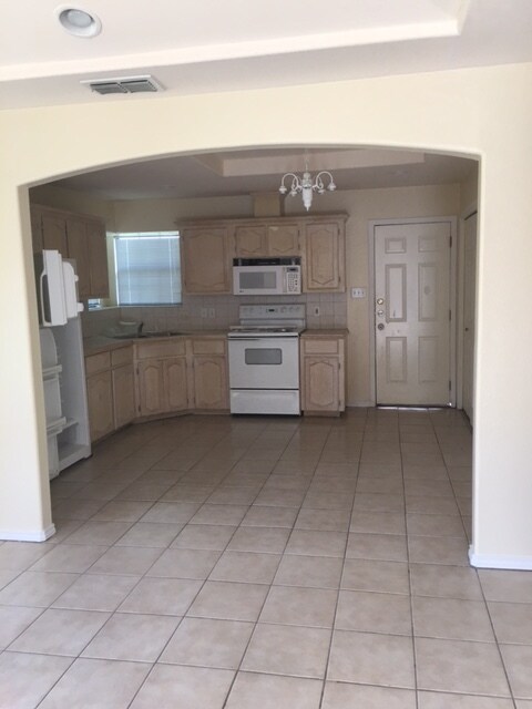 Primary Photo - 3818 W Faith Hill St