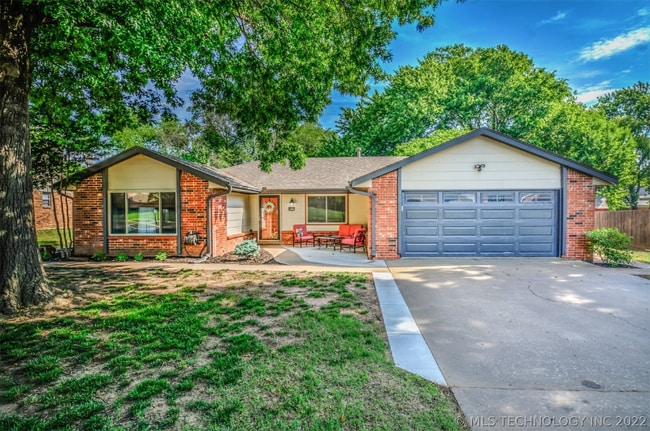 Building Photo - 4622 Barlow Dr