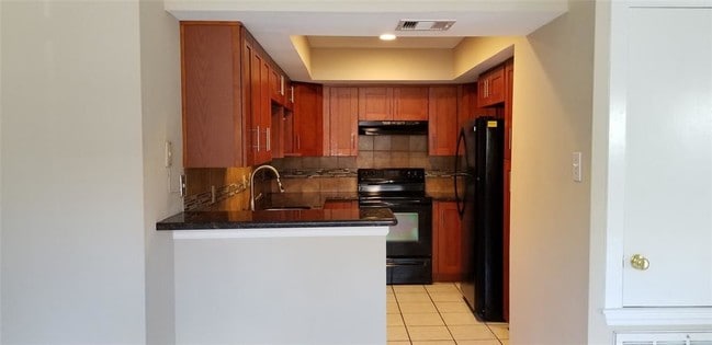 Building Photo - 8318 La Roche Ln