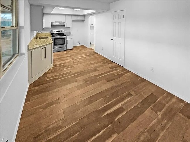 Photo - 10217 S Hillcrest Dr Apartment